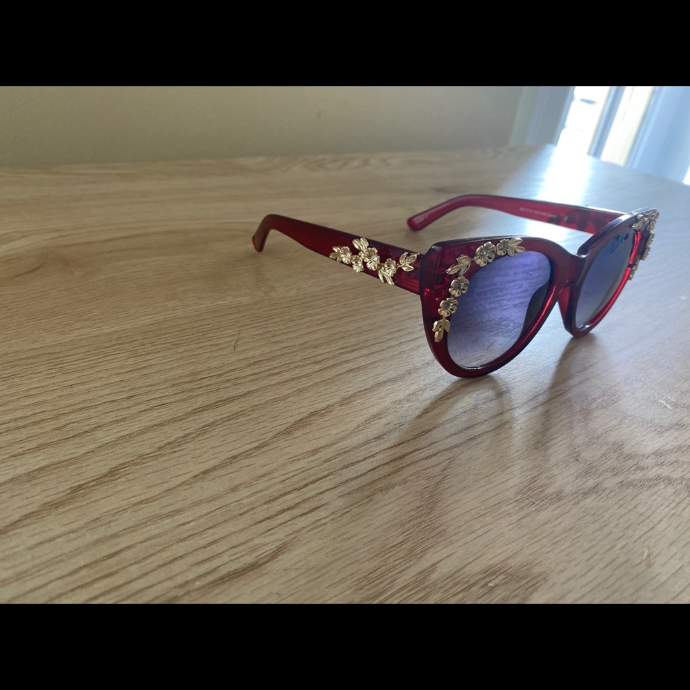 Different types of sunglasses